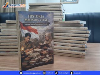 Dosen UIN RIL Luncurkan Buku Historia Magistra Vitae