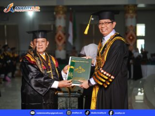 Asisten I Pemprov Lampung Raih Disertasi Terbaik Wisuda Periode I UIN RIL 2026